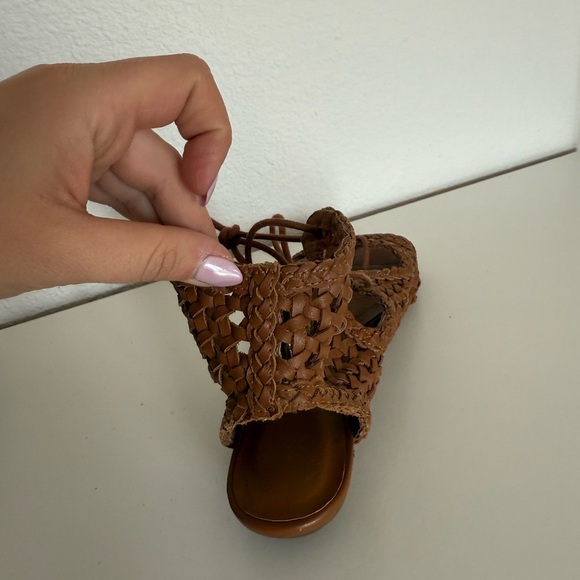 New Joie 100% leather Brown Woven gladiator lace up Sandals - Picture 3 of 10